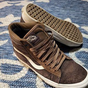 Vans - lined brown suede high tops